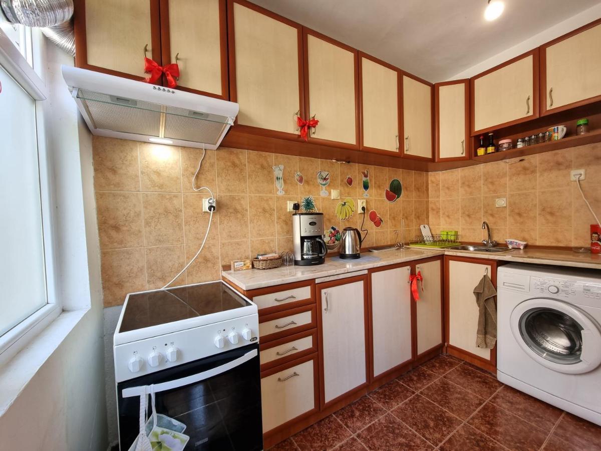 Reni'S Apartment-With Private Parking In Center Burgaz Dış mekan fotoğraf