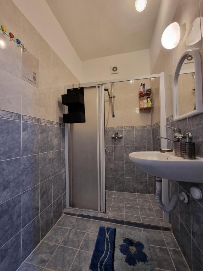 Reni'S Apartment-With Private Parking In Center Burgaz Dış mekan fotoğraf
