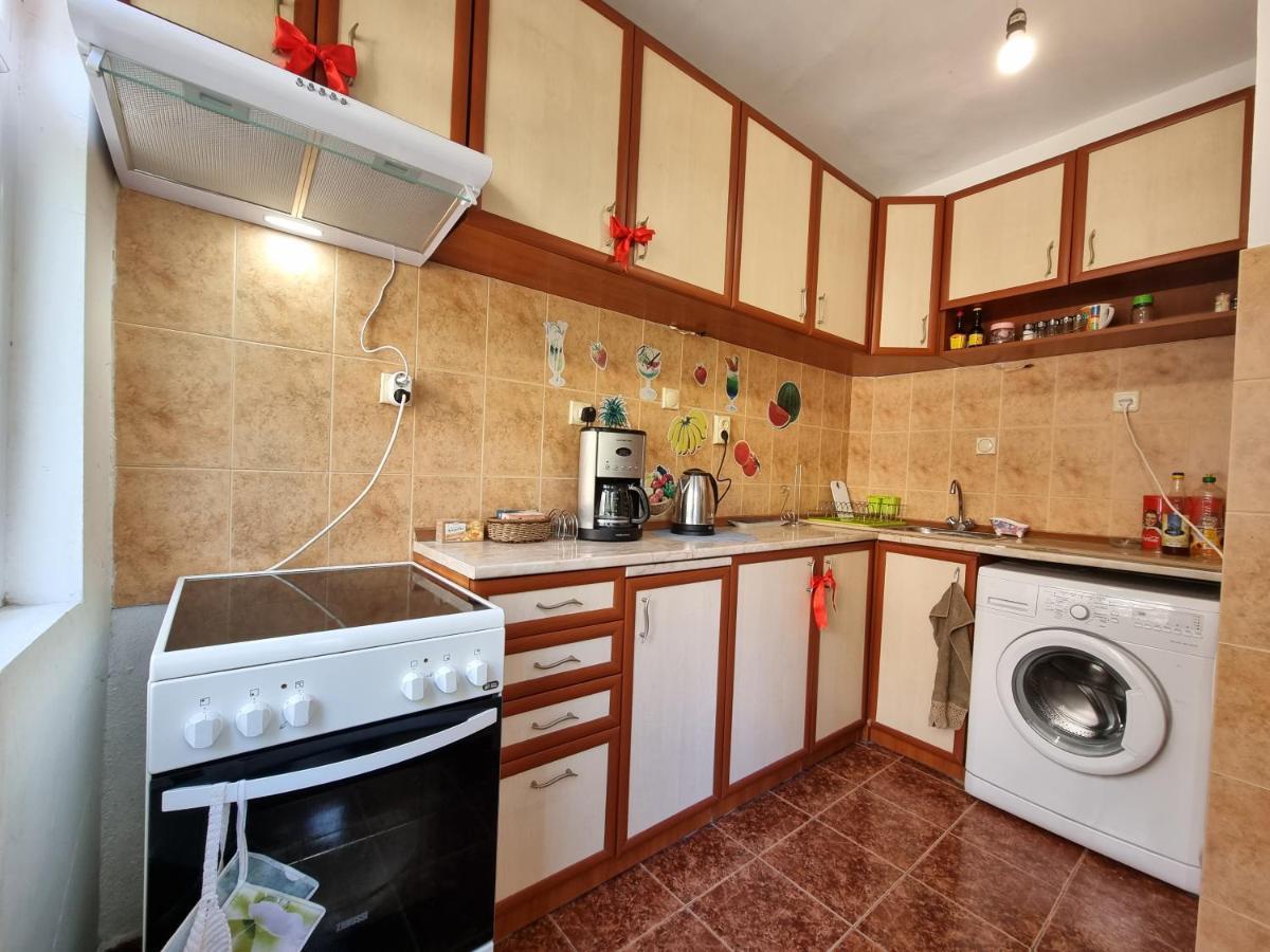 Reni'S Apartment-With Private Parking In Center Burgaz Dış mekan fotoğraf