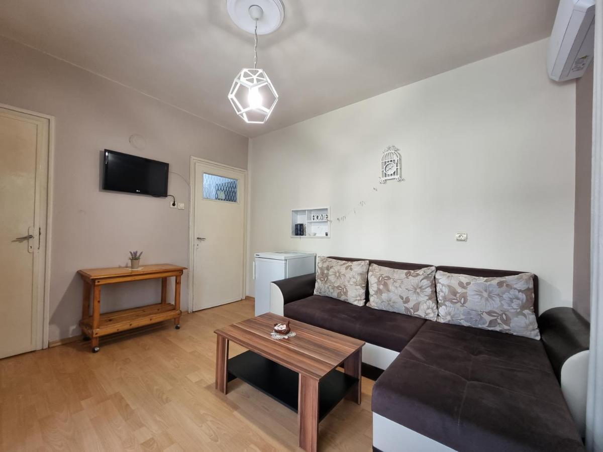 Reni'S Apartment-With Private Parking In Center Burgaz Dış mekan fotoğraf