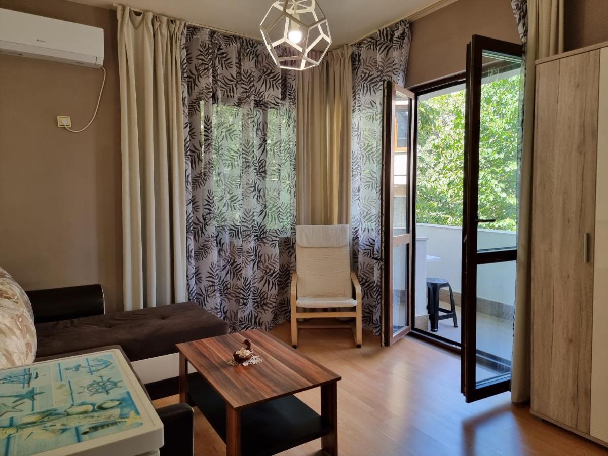 Reni'S Apartment-With Private Parking In Center Burgaz Dış mekan fotoğraf