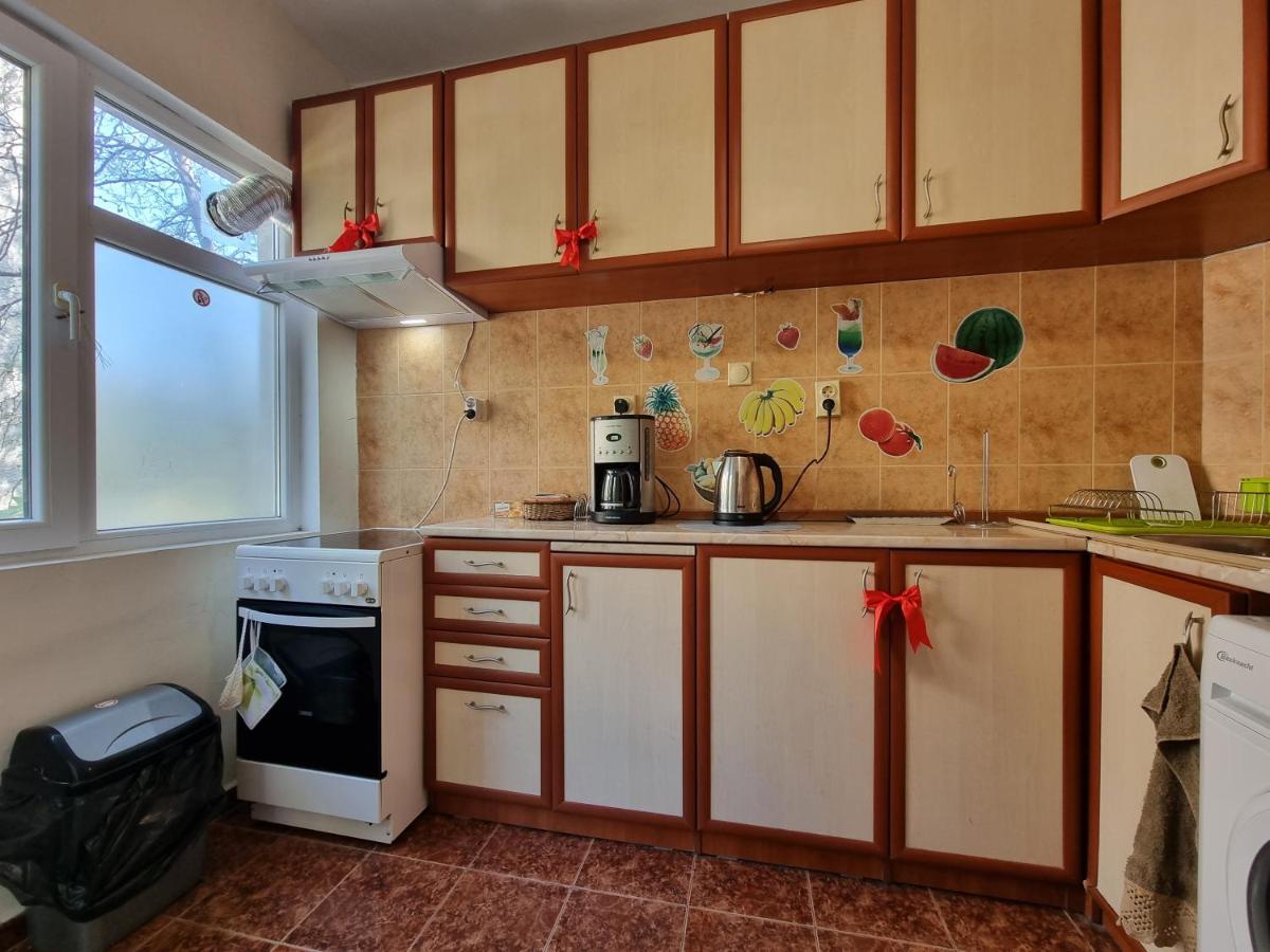 Reni'S Apartment-With Private Parking In Center Burgaz Dış mekan fotoğraf