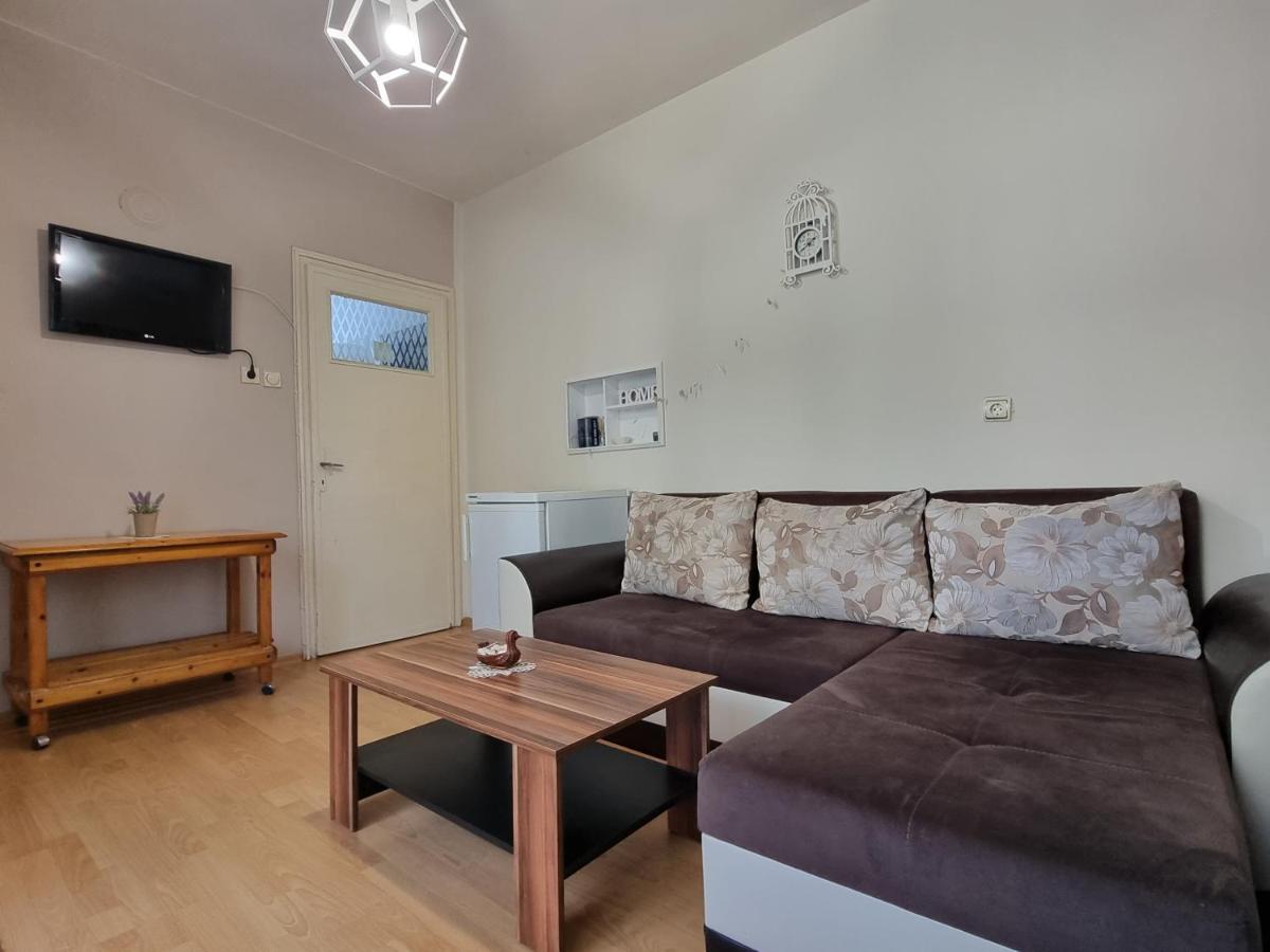 Reni'S Apartment-With Private Parking In Center Burgaz Dış mekan fotoğraf