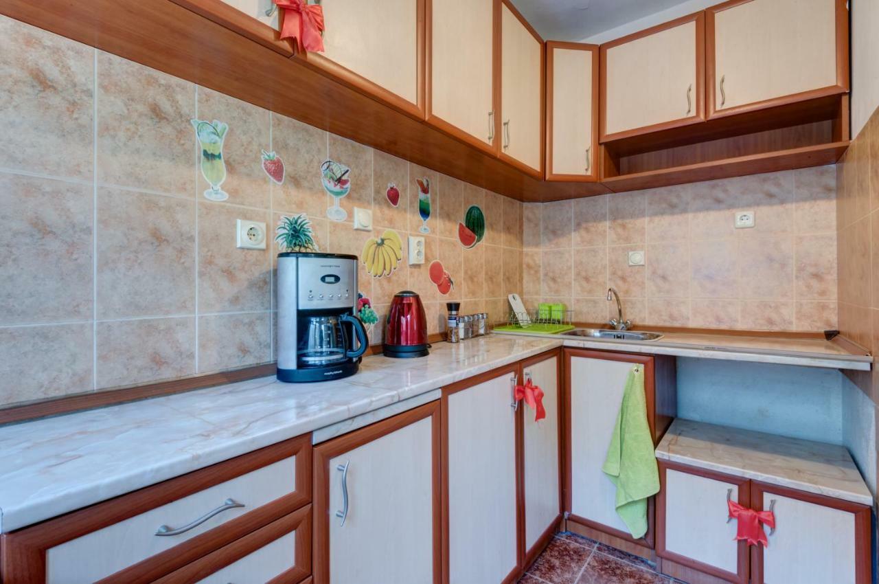 Reni'S Apartment-With Private Parking In Center Burgaz Dış mekan fotoğraf